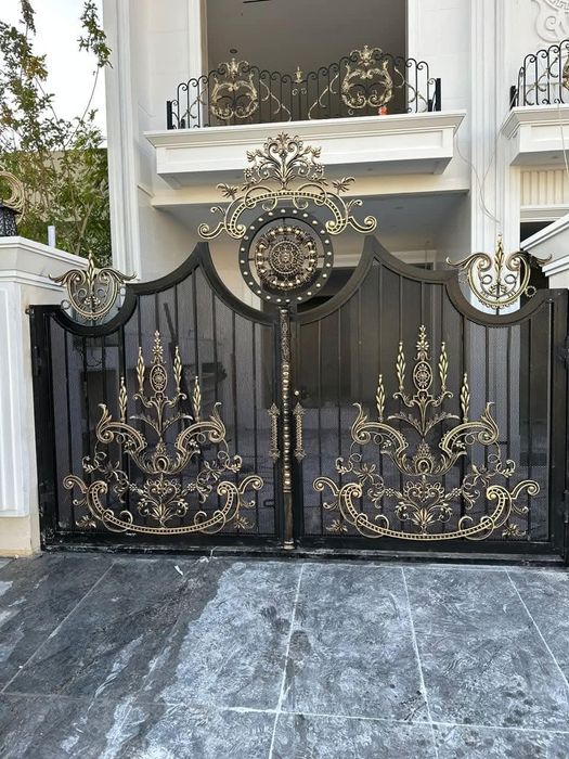 Porți și garduri din fier