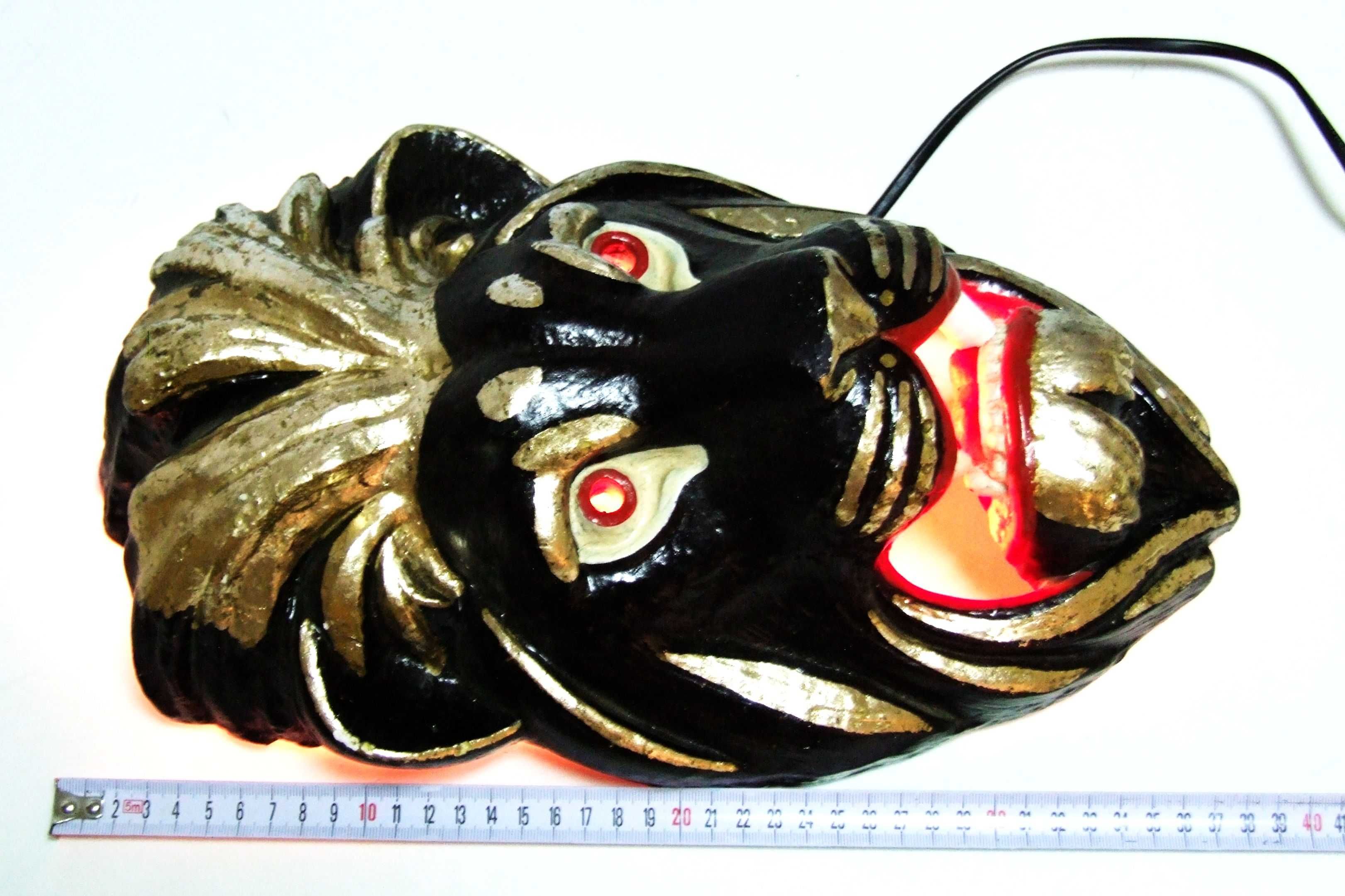 Veioza "Cap de Leu", ceramica, luminata din interior, 38 x 21 cm, 220V