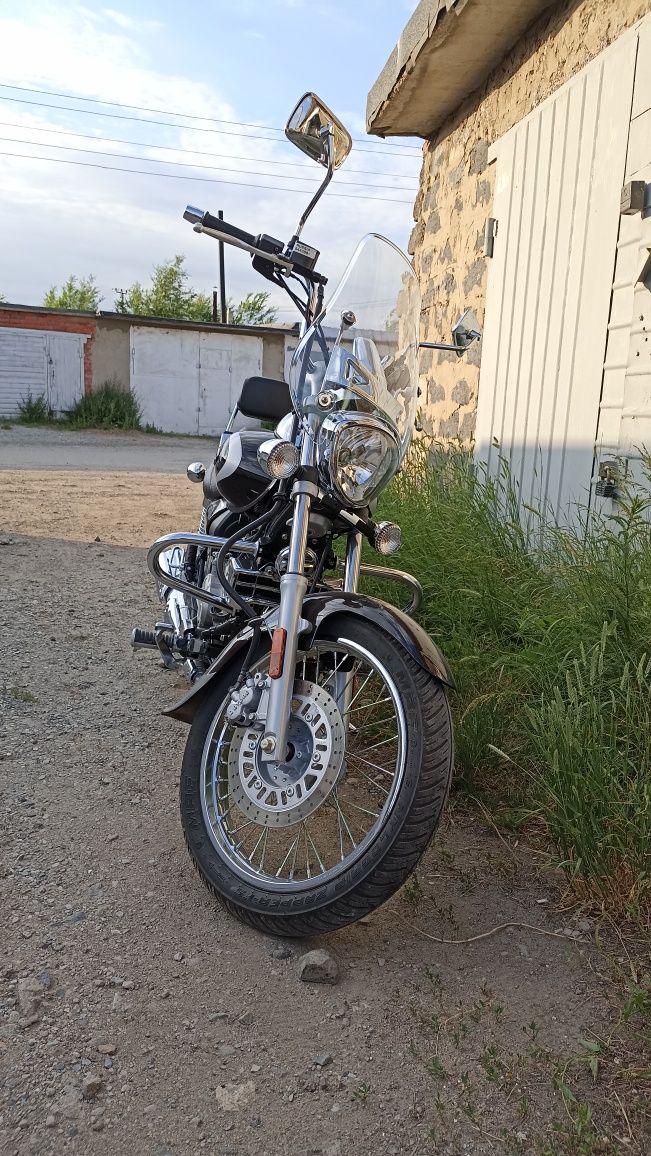 Круизер Bajaj Avenger 220