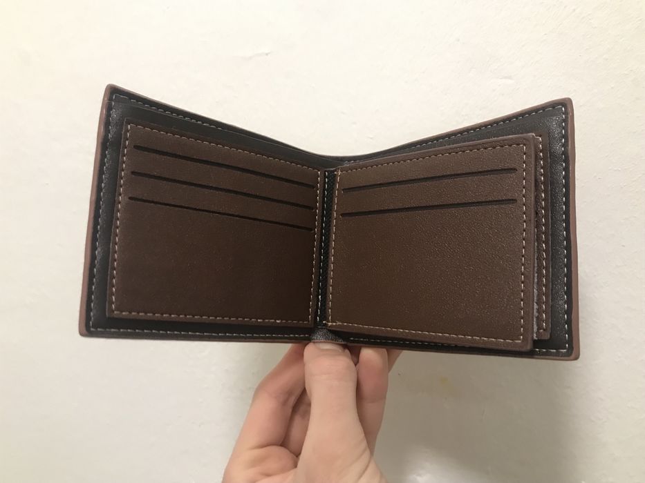 Hej!vand\~licitez portofel personalizat -alexandru