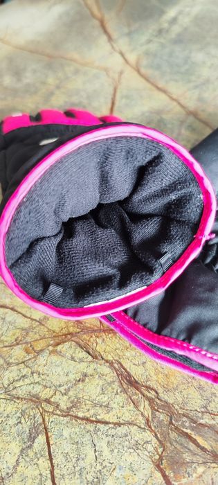 Vând mănuși iarna/schi