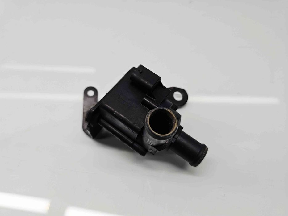 Pompa recirculare apa  Volkswagen Golf 7 (5G) [Fabr 2014-prezent] 5Q09