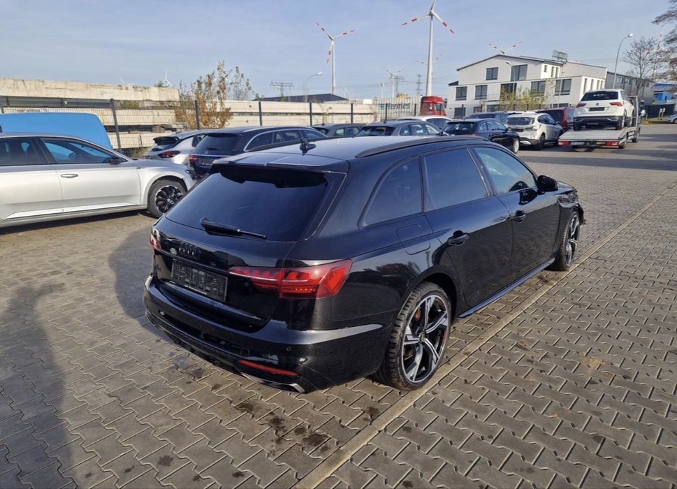 Audi A4 S line 2.0 TFSI Mild Hybrid 2024 avariat 25000 km