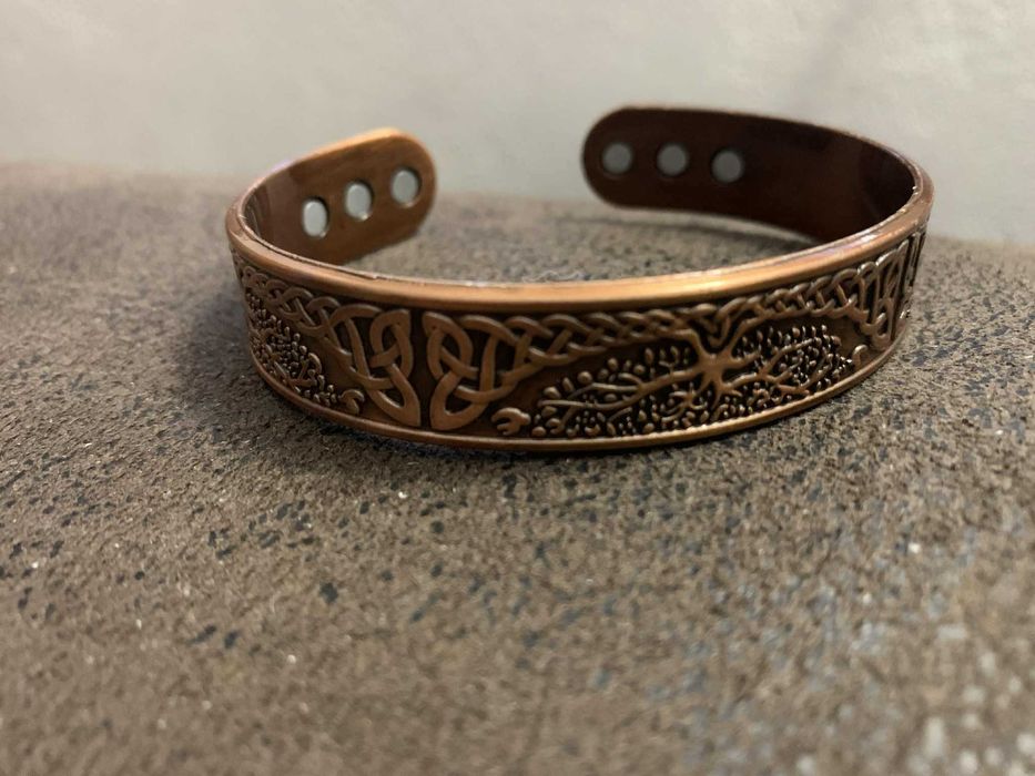 Нова магнитна медна гривна-1
Нова стилна магнитна медна гривна-1