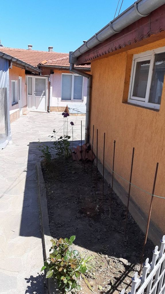 Продава се Къща в Силистра, Център - 90 кв.м за 680 €/кв.м - Снимка #2