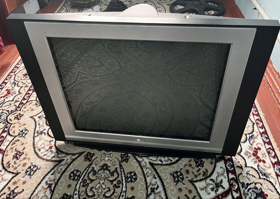 Телевизор LG продам
