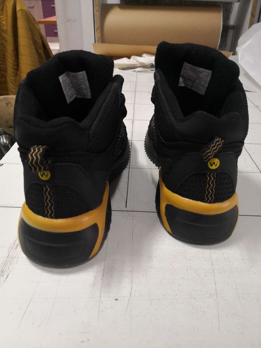 Willard, зимни кецове,черни с жълто.