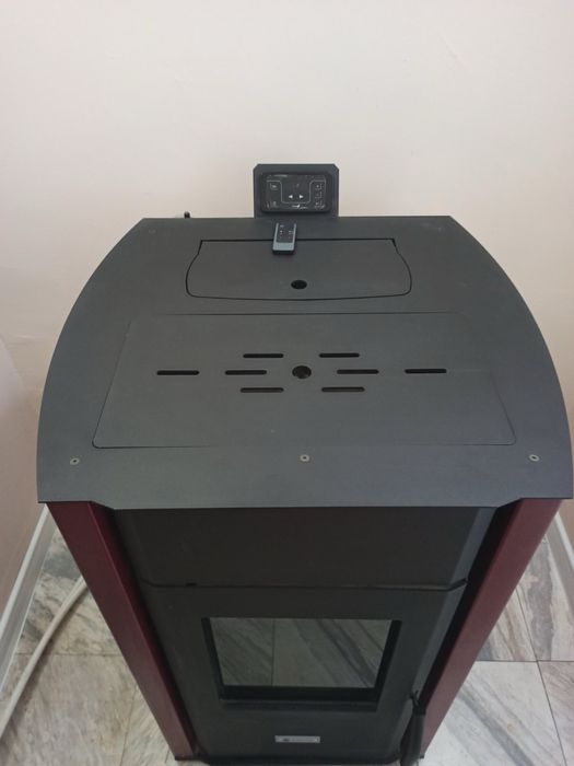 Пелетна камина Чисто Нова