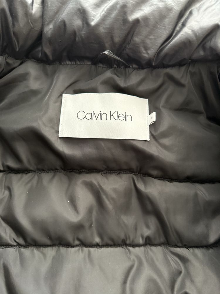 Яке Calvin Klein