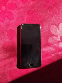 IPhone CE 2020 червен