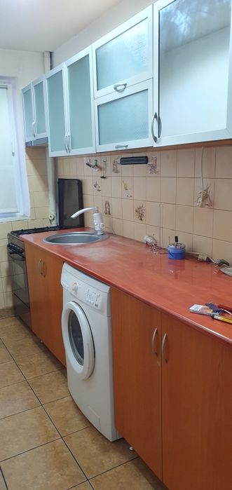 Inchiriez apartament,3 camere