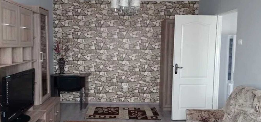 Дава се под наем Двустаен апартамент в Пловдив, Изгрев - 65 кв.м за 204 € - Снимка #1