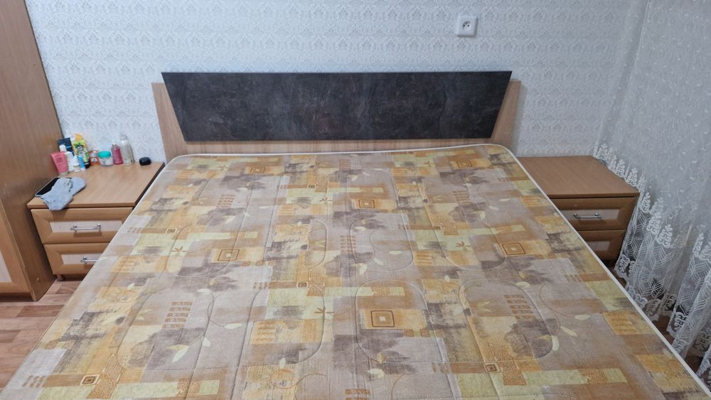 Продам 2ух спальнию кровать.