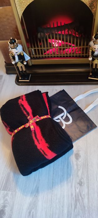 Pătură groasă, 140/190 cm, roșu cu negru, imprimeu inimă