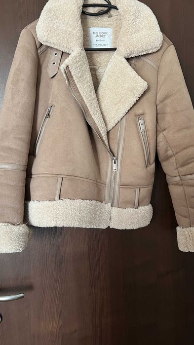Зимно яке Stradivarius Iconic Jacket