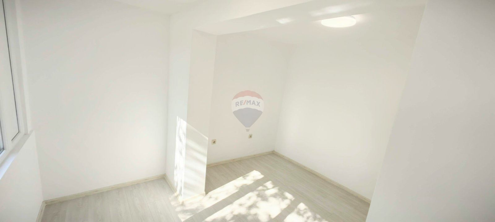 Преустроен тристаен апартамент за продажба, кв.Трошево, гр.Варна, ЙГ