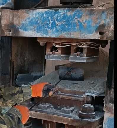 Гидравлический пресс П474. ва огнеупор ғишт ишлаб чиқариш ускуналари