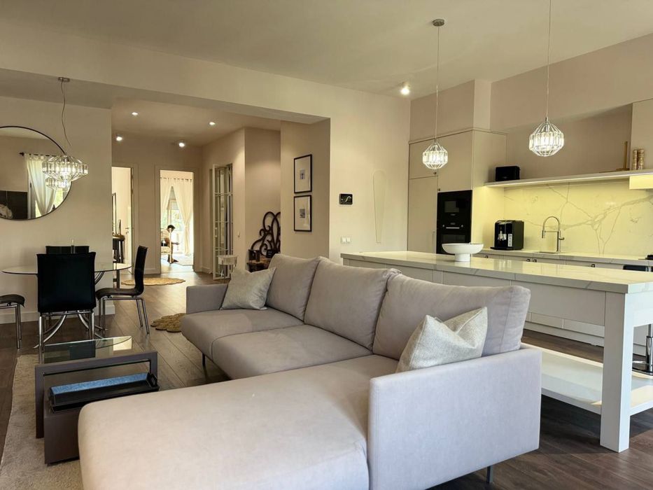 Ц-1 , Новостройка , 125 м2 ( 3 комнаты )