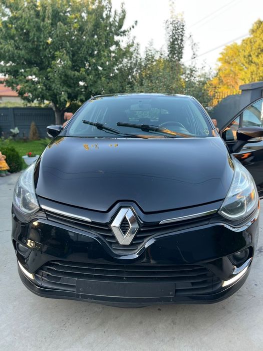 Vând Renault clio