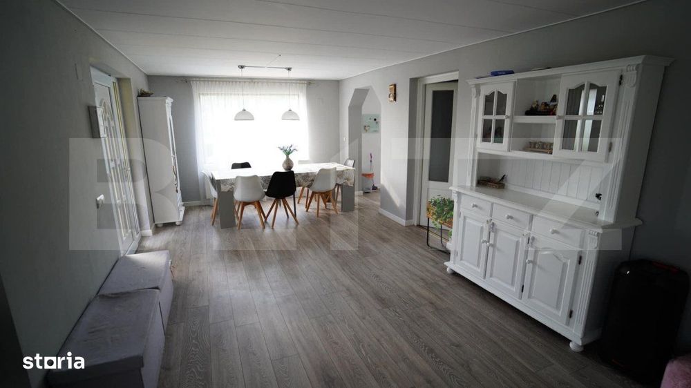 Casa de vanzare cu piscina