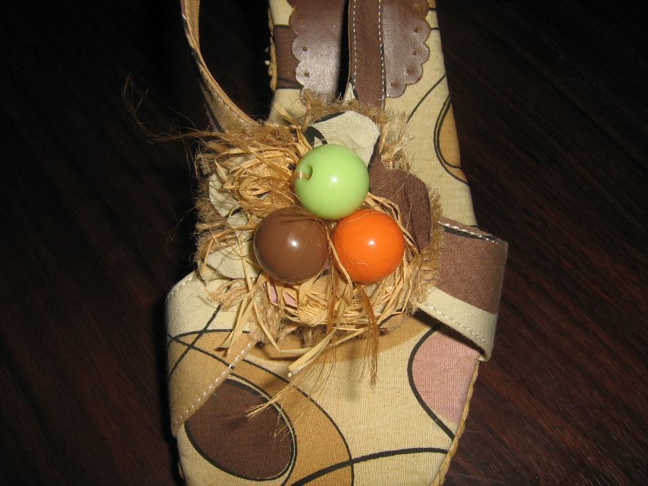 сандали на платформа НОВИ, н.40