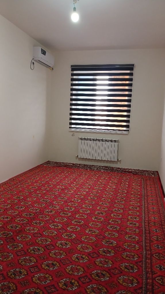 Urganch shaxar Nihol maktab yonida 7/4 qavatda joylashgan 2 xonali kv