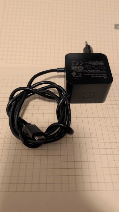 Raspberry Pi 5 4GB carcasa metalica neagra si alimentator original