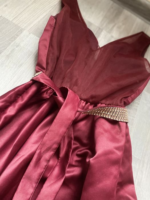 Официална рокля