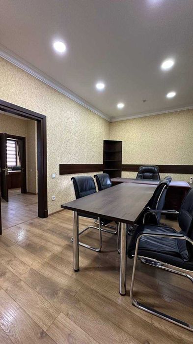 186 кв.м Офис с мебелью 5 кабинетов 13 у.е