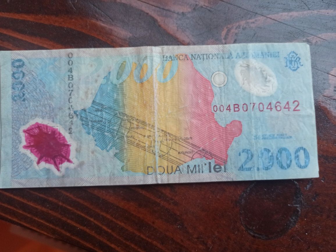 Bancnota eclipsa 2000