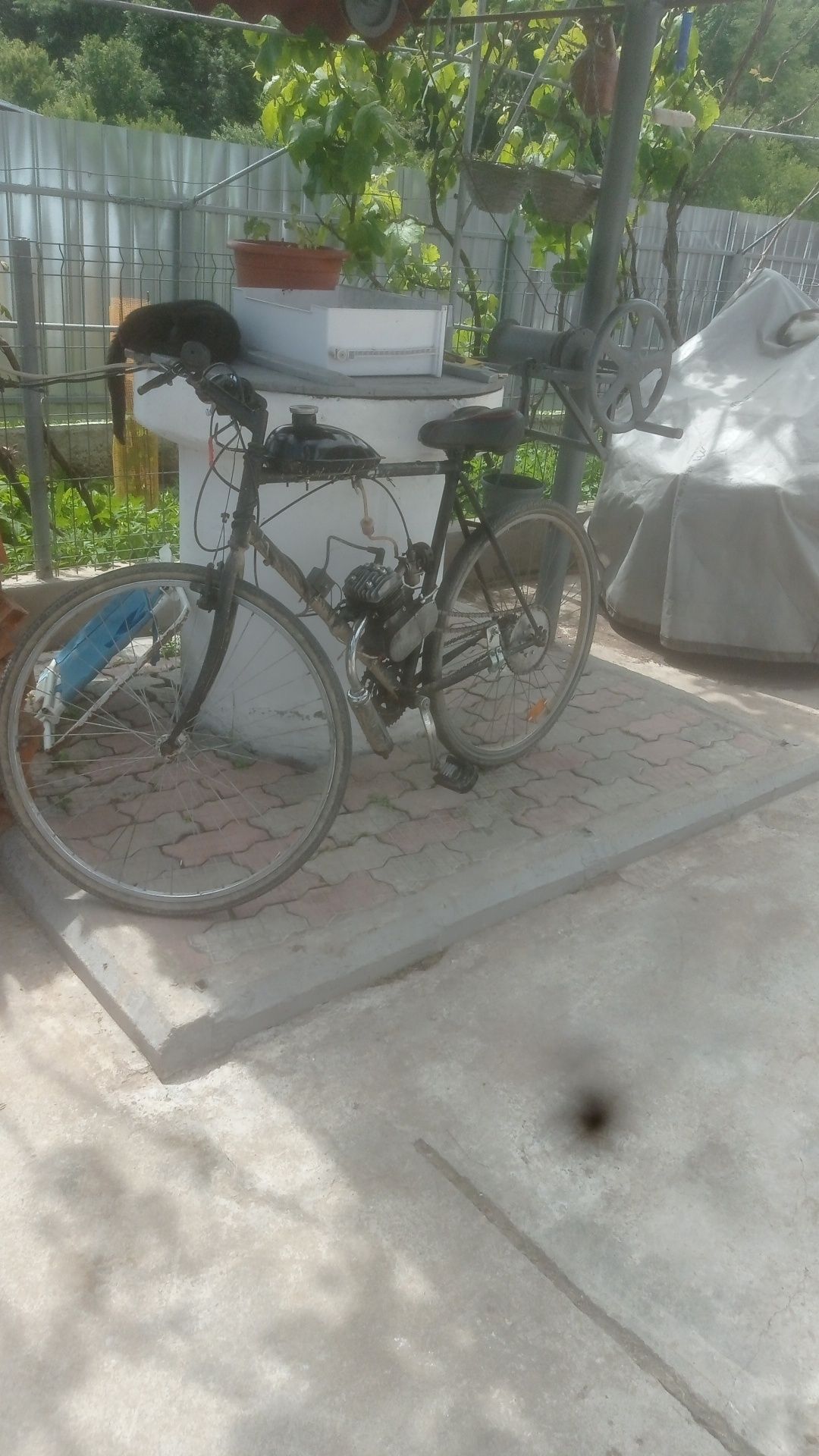 Vând bicicleta cu motor