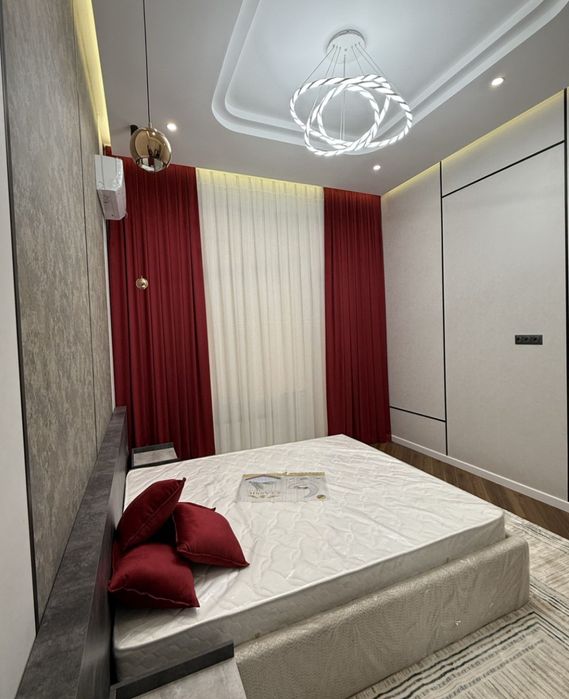 Chilonzor metro oldida oila va studentga