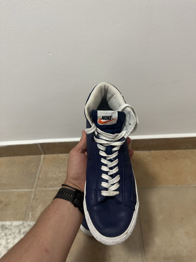 Adidasi nike Blazer 42-43