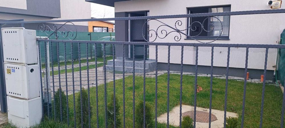 Inchiriez ap 2 camere mobilat/utilat complet,curte proprie-Sanpetru