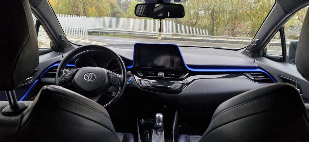 Toyota C-HR Hybrid 1.8 benzina