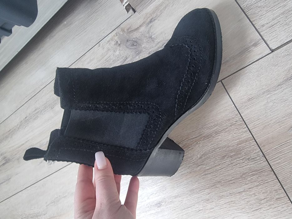 Botine din piele naturala intoarsa , marimea 37