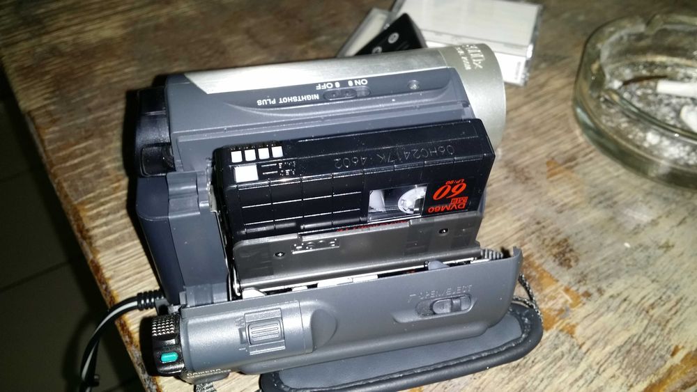 Продавам видеокамера Sony DCR-HC-45R