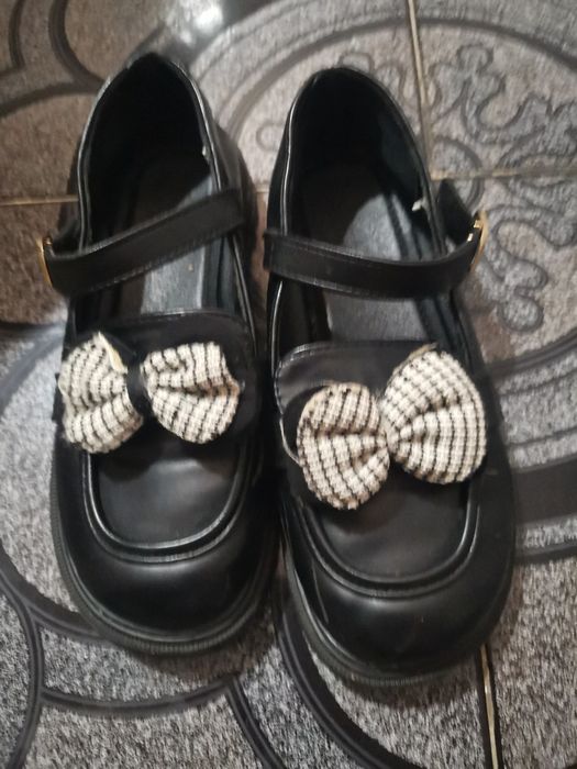 Vand lot de papuci