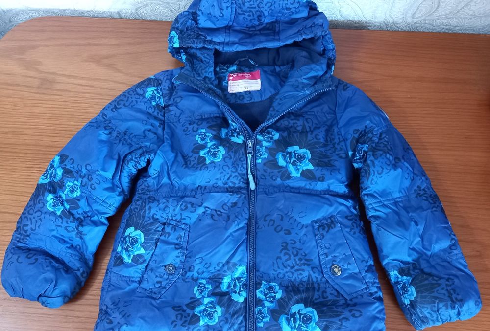 Зимняя куртка  для девочки 4-6 лет