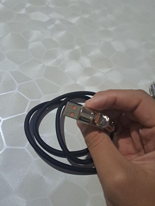 Зарядное кабель почти новое