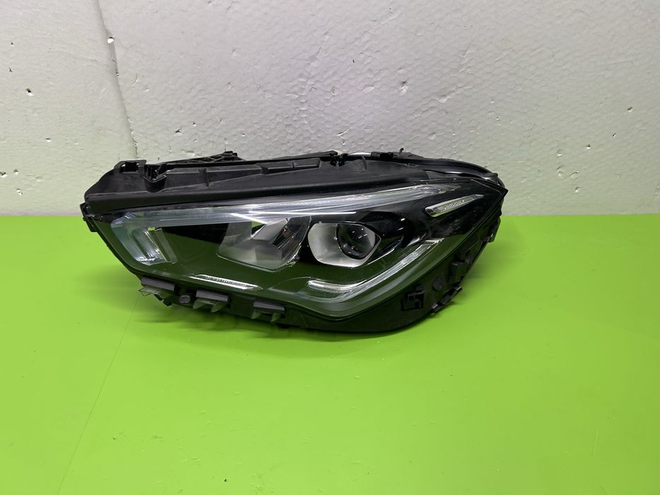 Far Mercedes CLA full led A118 stanga 2019-2023