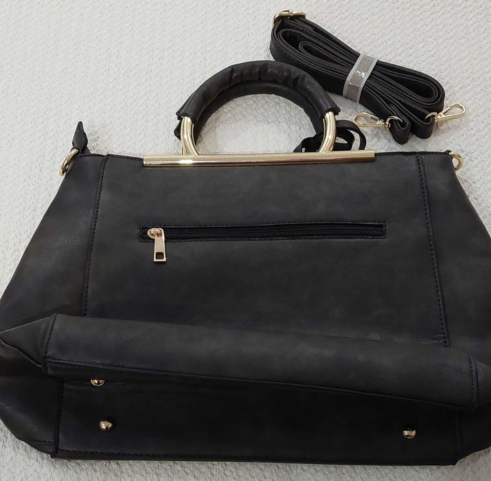 Дамска чанта ,нова ! Модела е един в два цвята ,черна и тъмно кафява !