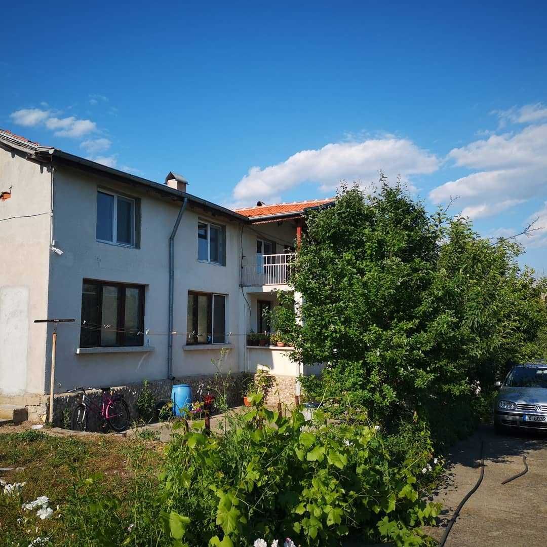 Масивна къща под наем в село до Свиленград