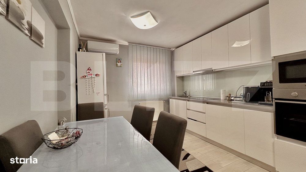 Apartament 3 camere,  etaj intermediar cu lift, parcare, zona Rogerius