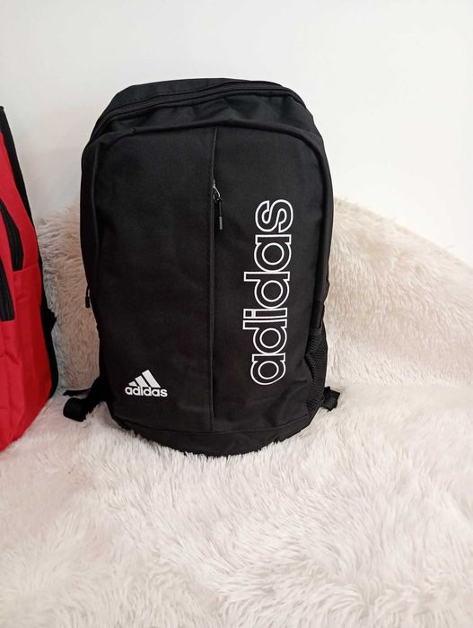 Раница Адидас черен цвят