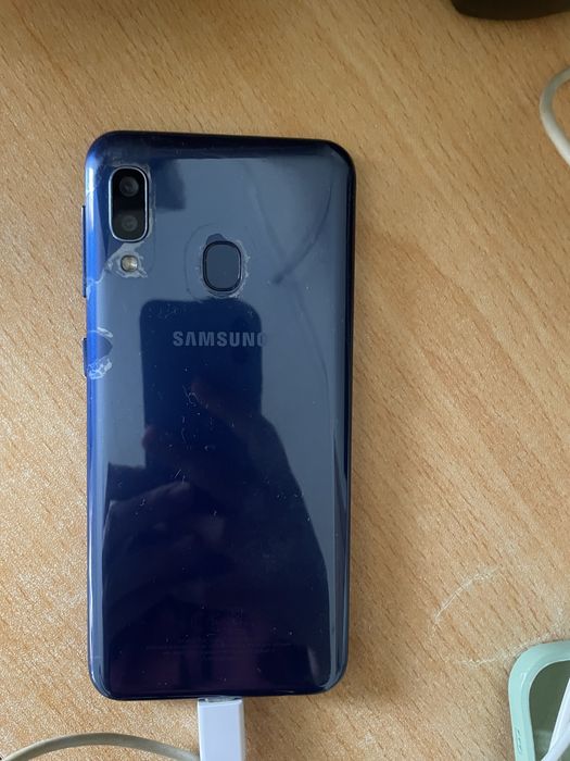 Samsung Galaxy A20e - за части или реставрация