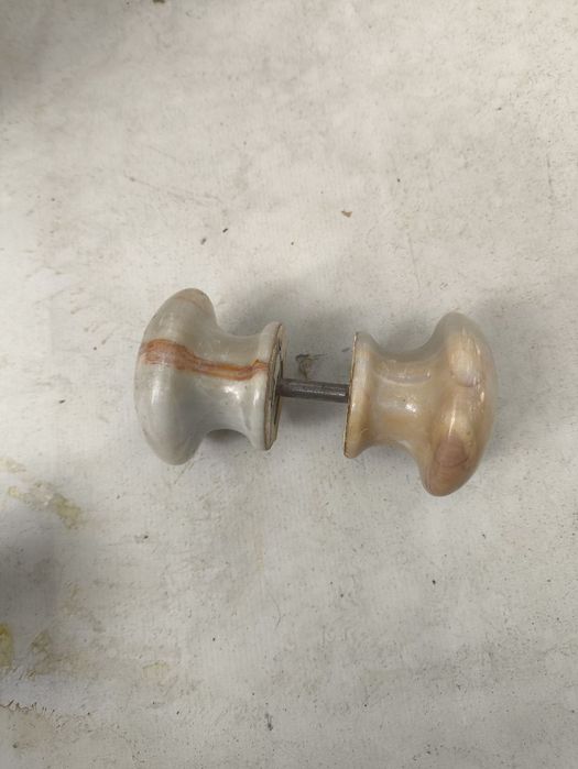 Дверная мраморная ручка