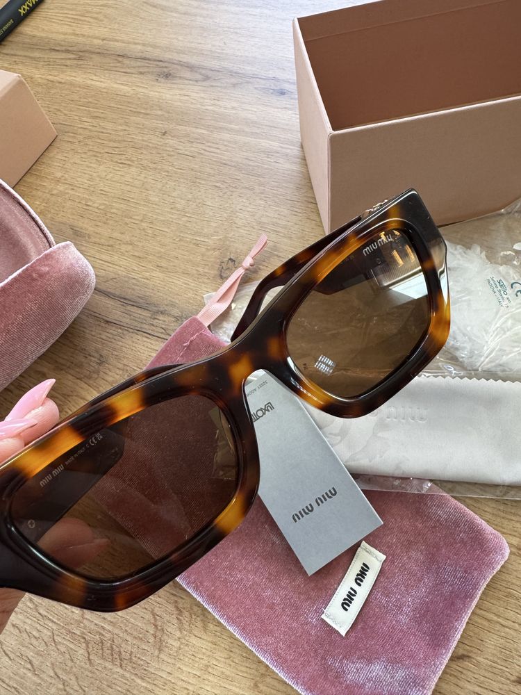 Miu Miu слънчеви очила