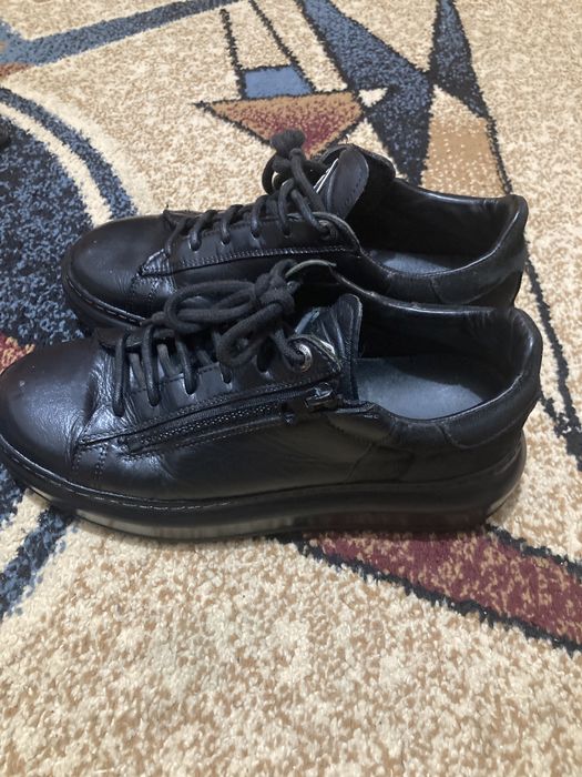 Adidași stil pantof