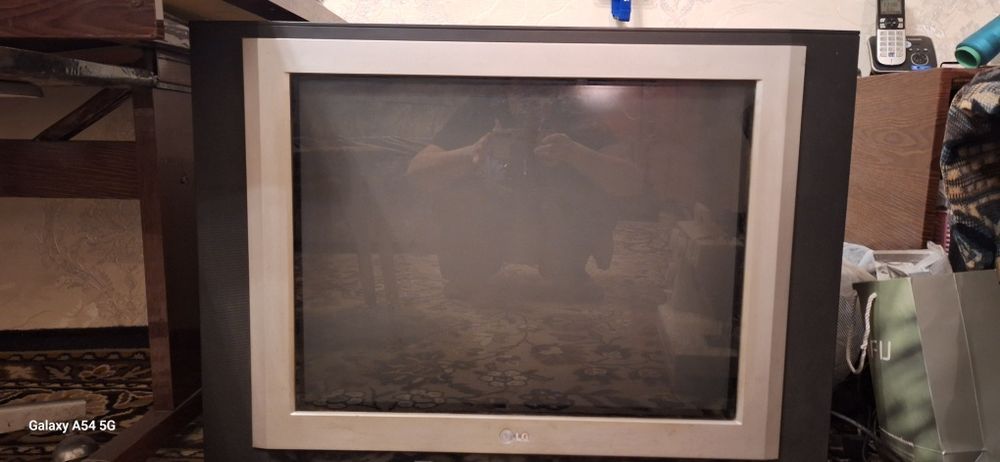 LG телевизор 72.